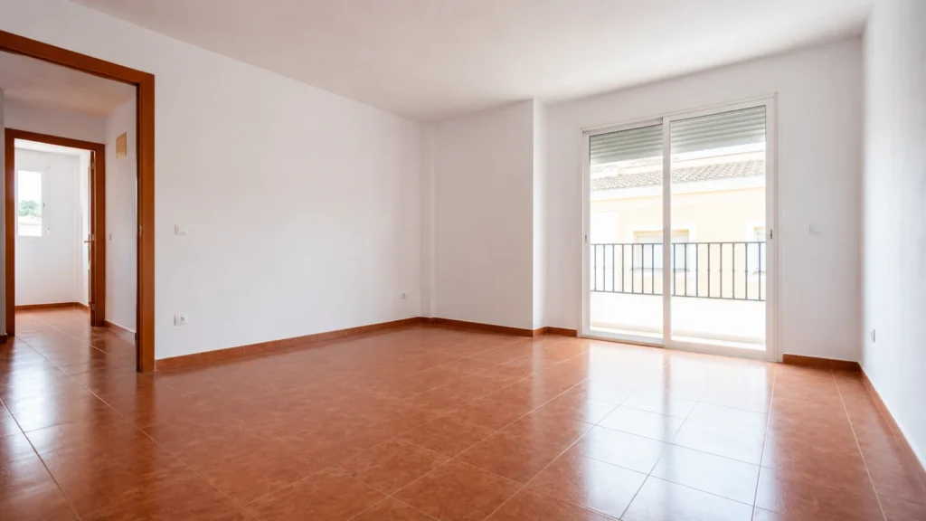 piso vacío después de vaciado con limpieza básica